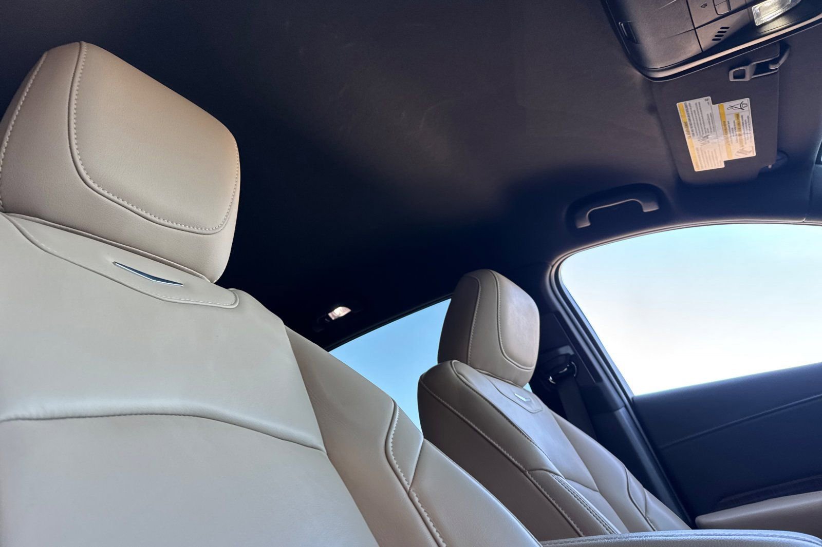 Used 2025 Cadillac XT4 Premium Luxury image 18