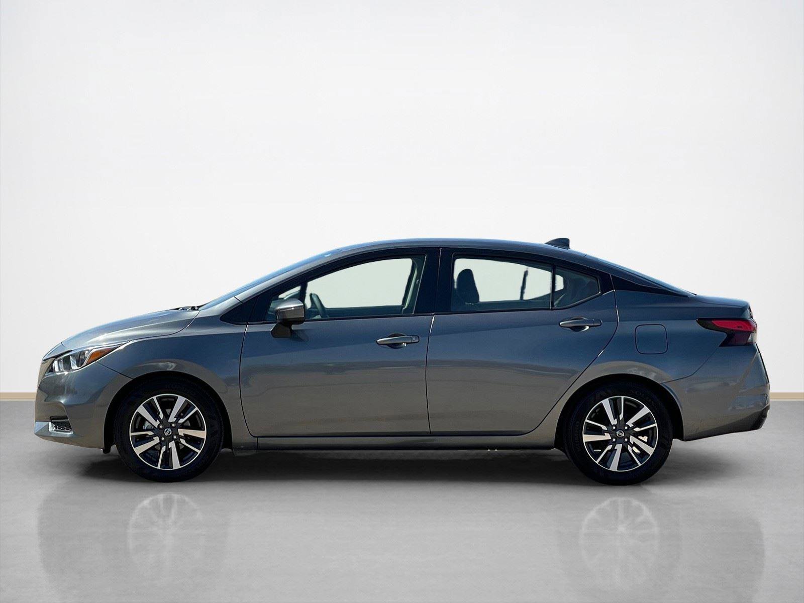 Used 2021 Nissan Versa SV FWD image 4
