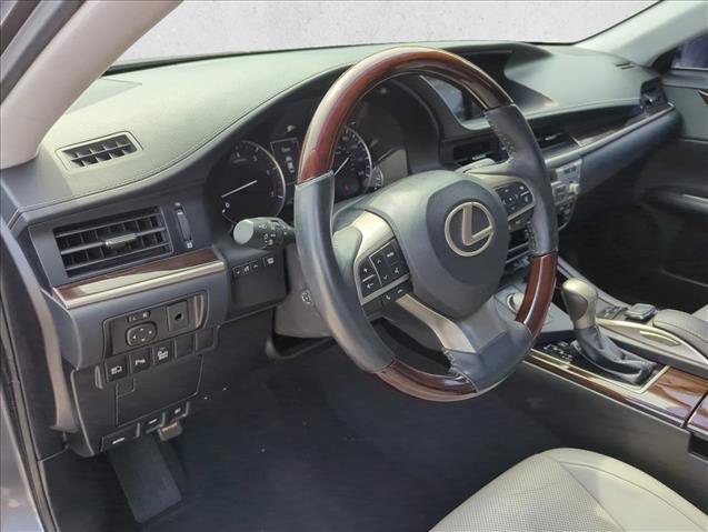 Used 2018 Lexus ES 350 w/ Luxury Package w/Wood Trim FWD image 13