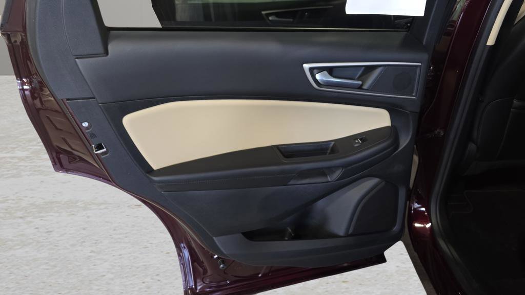 Used 2022 Ford Edge SEL w/ Convenience Package image 13