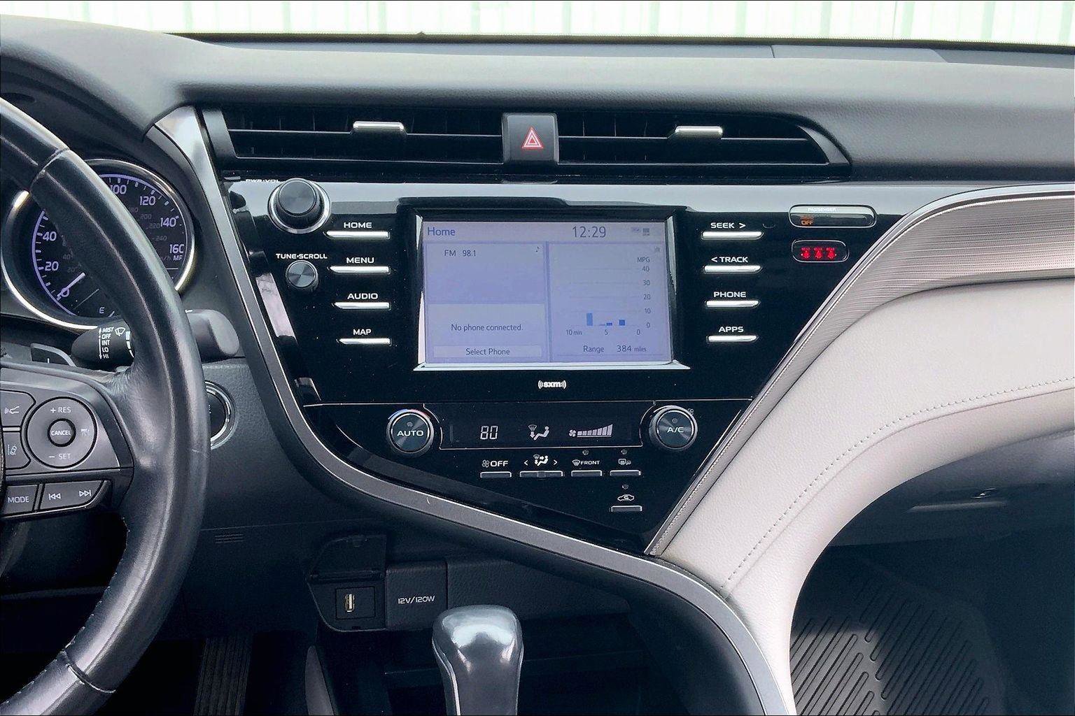 Used 2020 Toyota Camry SE w/ Convenience Package image 6