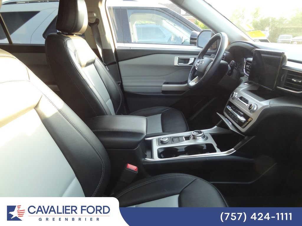 Certified 2023 Ford Explorer XLT w/ Equipment Group 202A AWD/4WD image 8