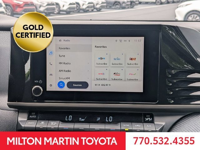 Used 2025 Toyota Camry SE FWD image 16