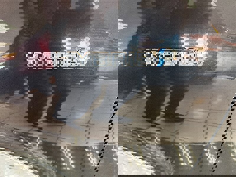 Used 2022 Toyota Prius LE image 28