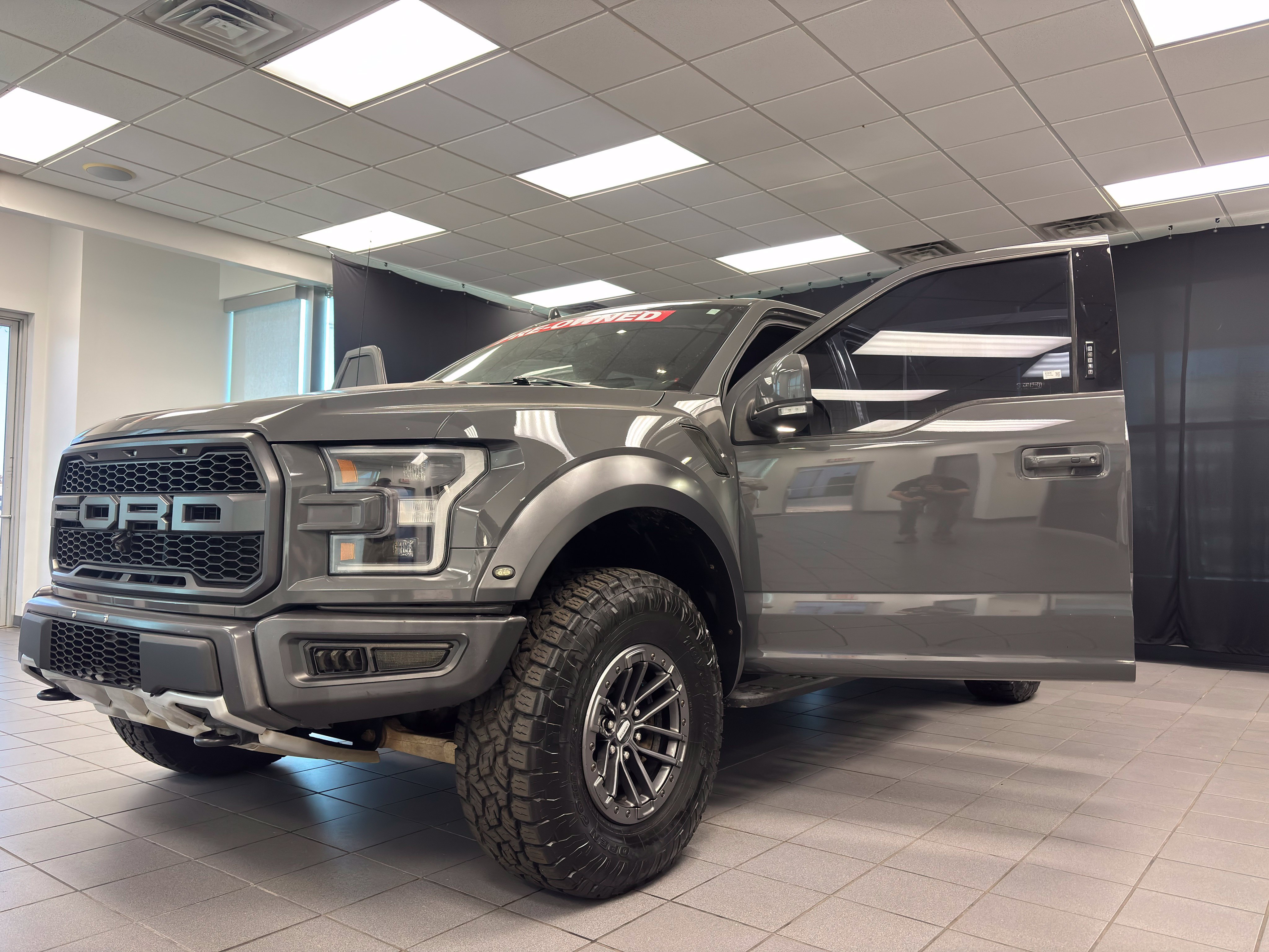 Used 2020 Ford F150 Raptor w/ Equipment Group 802A Luxury AWD/4WD image 23