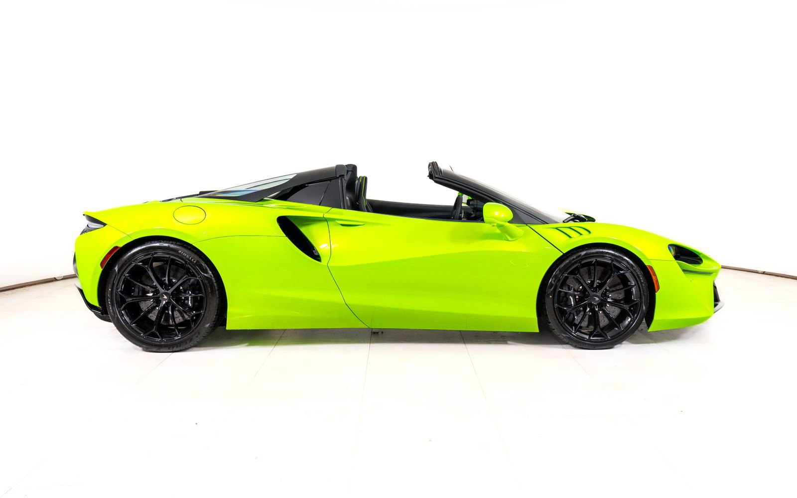 New 2026 McLaren Artura Spider image 8