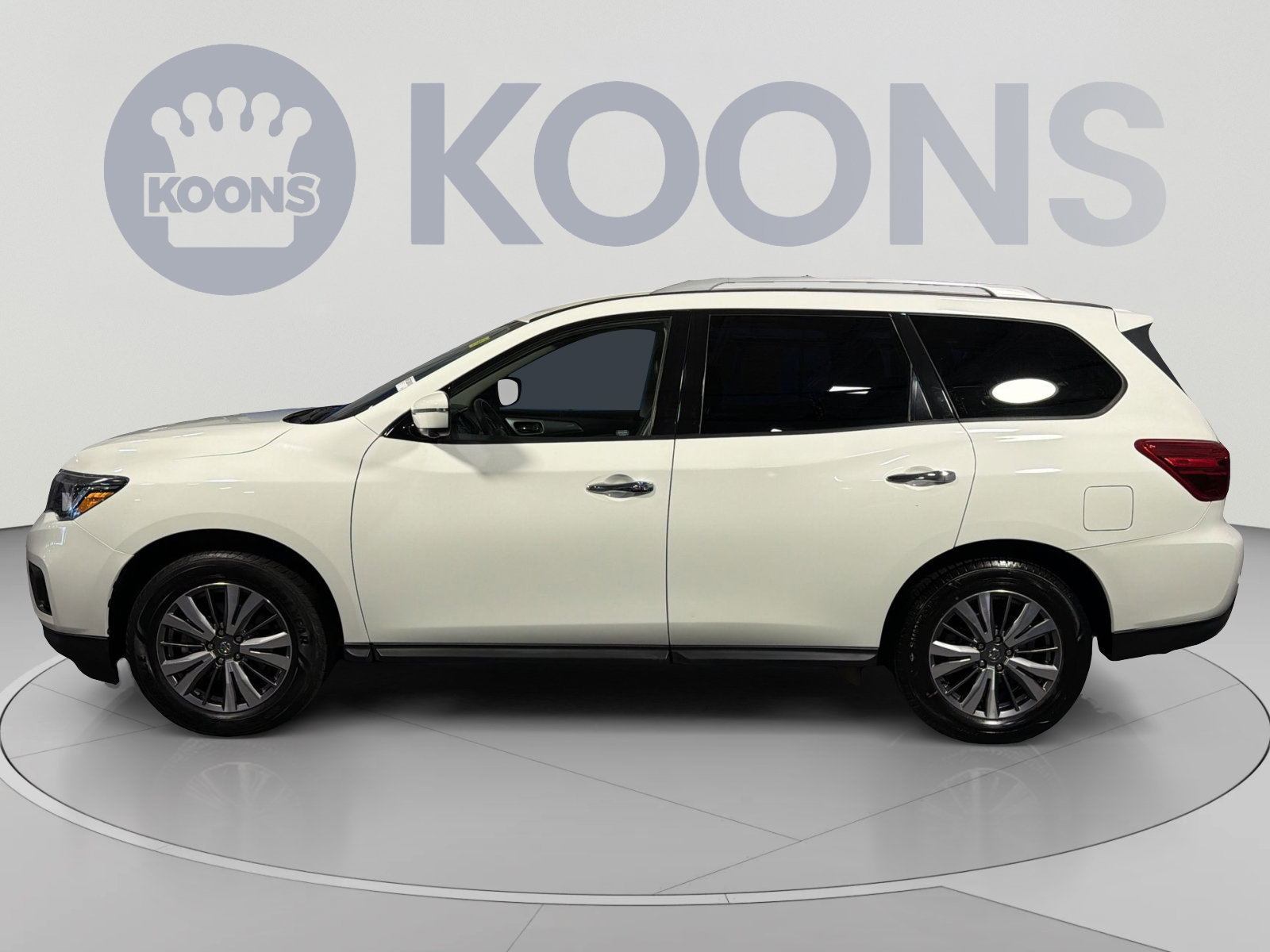 Used 2020 Nissan Pathfinder SL FWD image 2