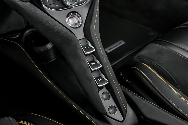 Used 2020 McLaren 720S Spider RWD image 38