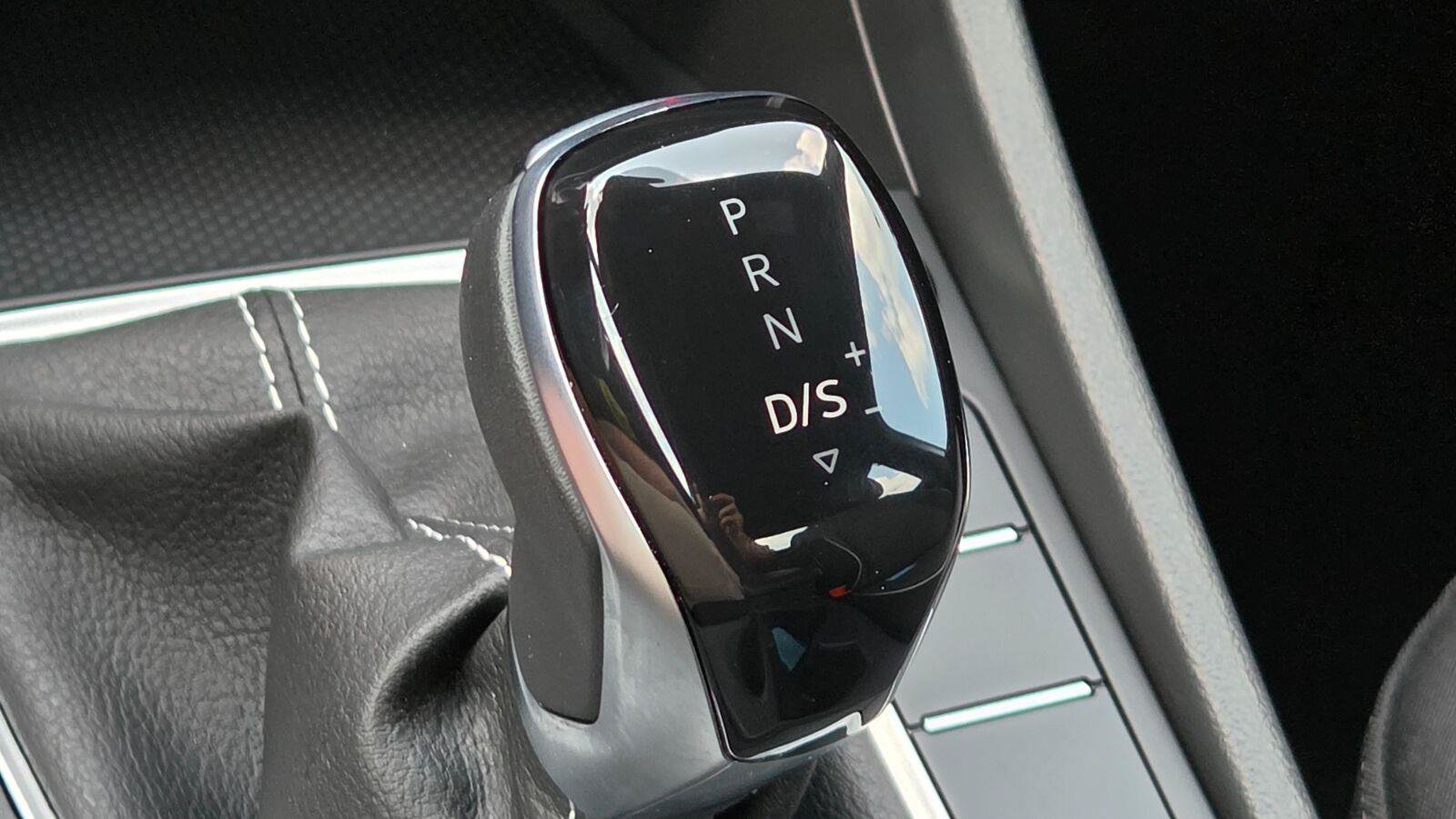 Certified 2025 Volkswagen Jetta Sport FWD image 37