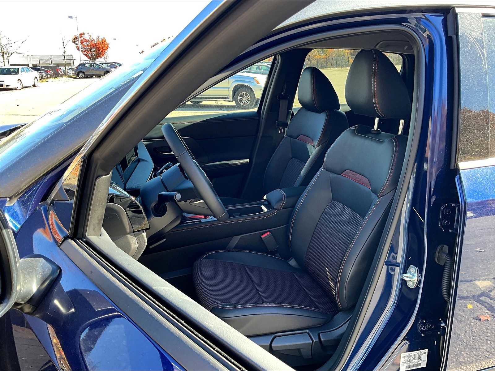 New 2025 Nissan Kicks SR image 9