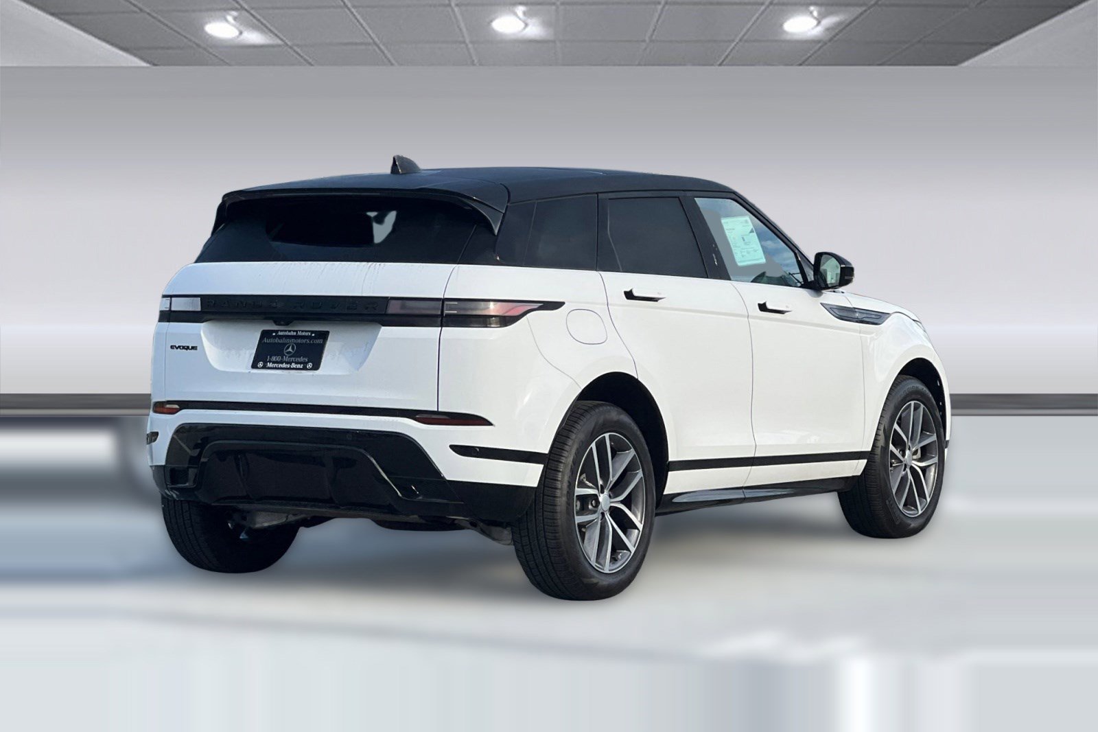 Used 2024 Land Rover Range Rover Evoque Dynamic SE image 8
