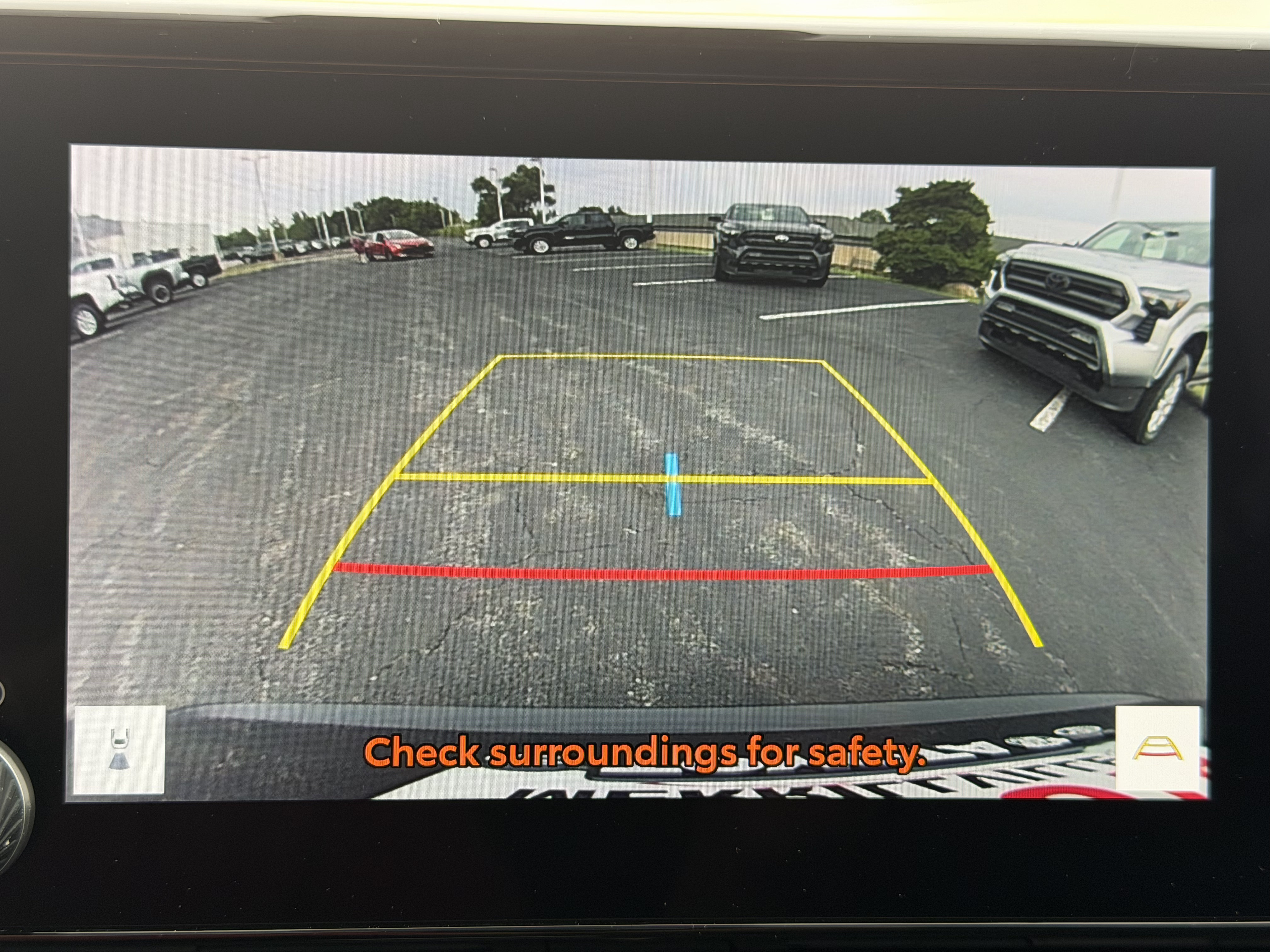 Used 2025 Toyota RAV4 XLE FWD image 34