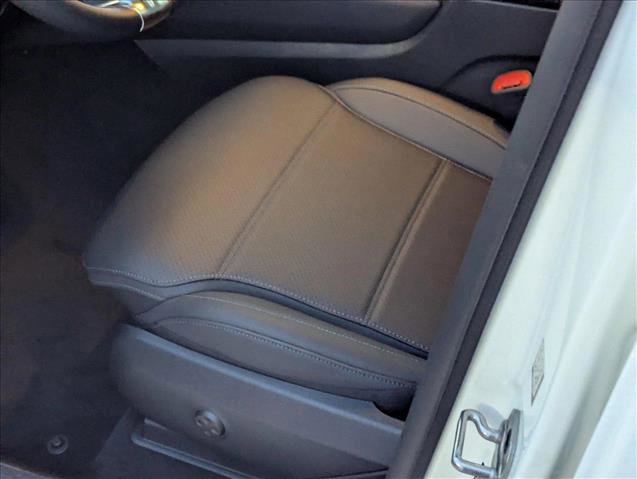 New 2025 Mercedes-Benz GLC 300 image 4
