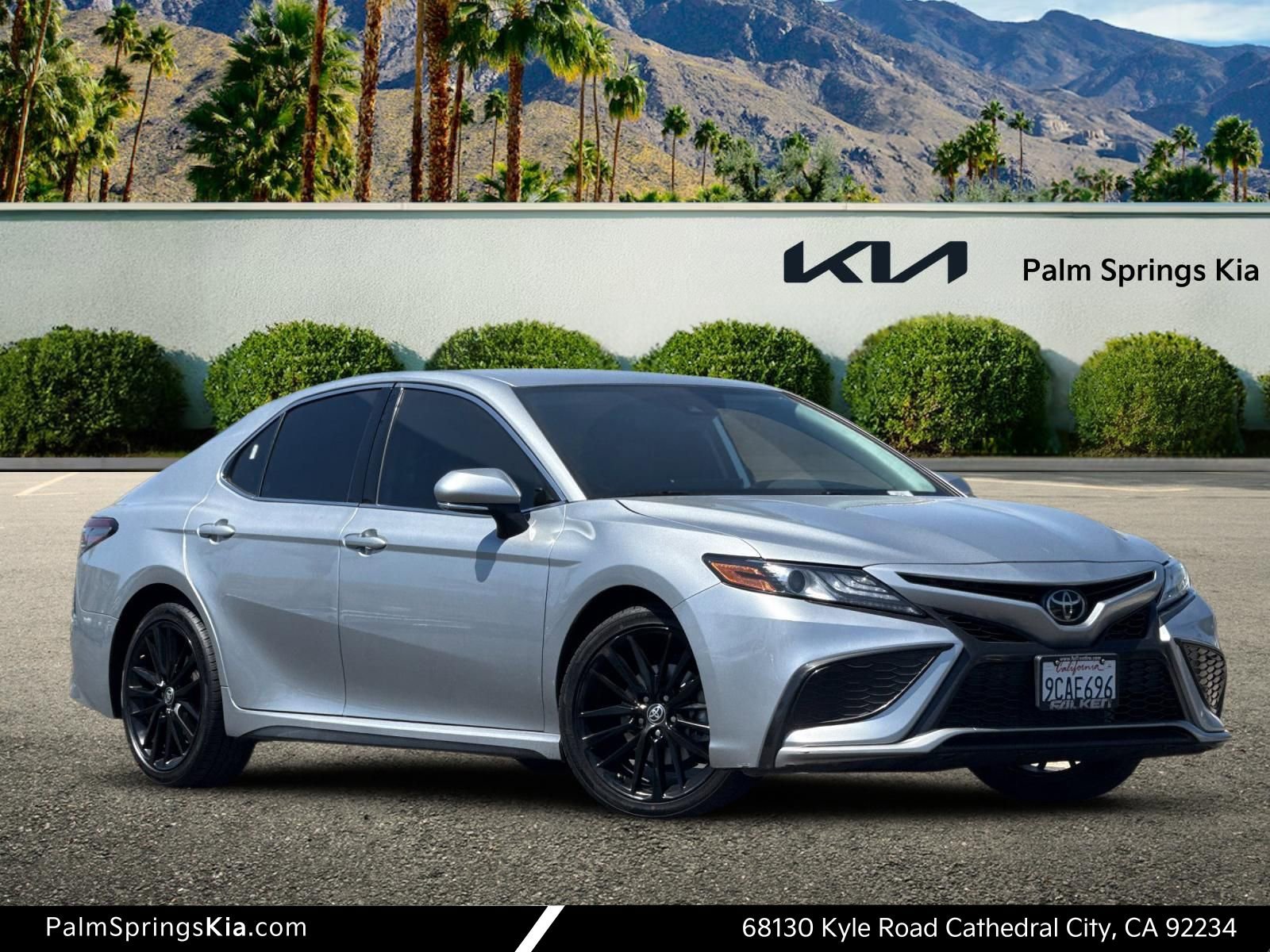 Used 2022 Toyota Camry XSE FWD image 1