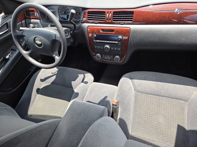 Used 2009 Chevrolet Impala LT FWD image 16