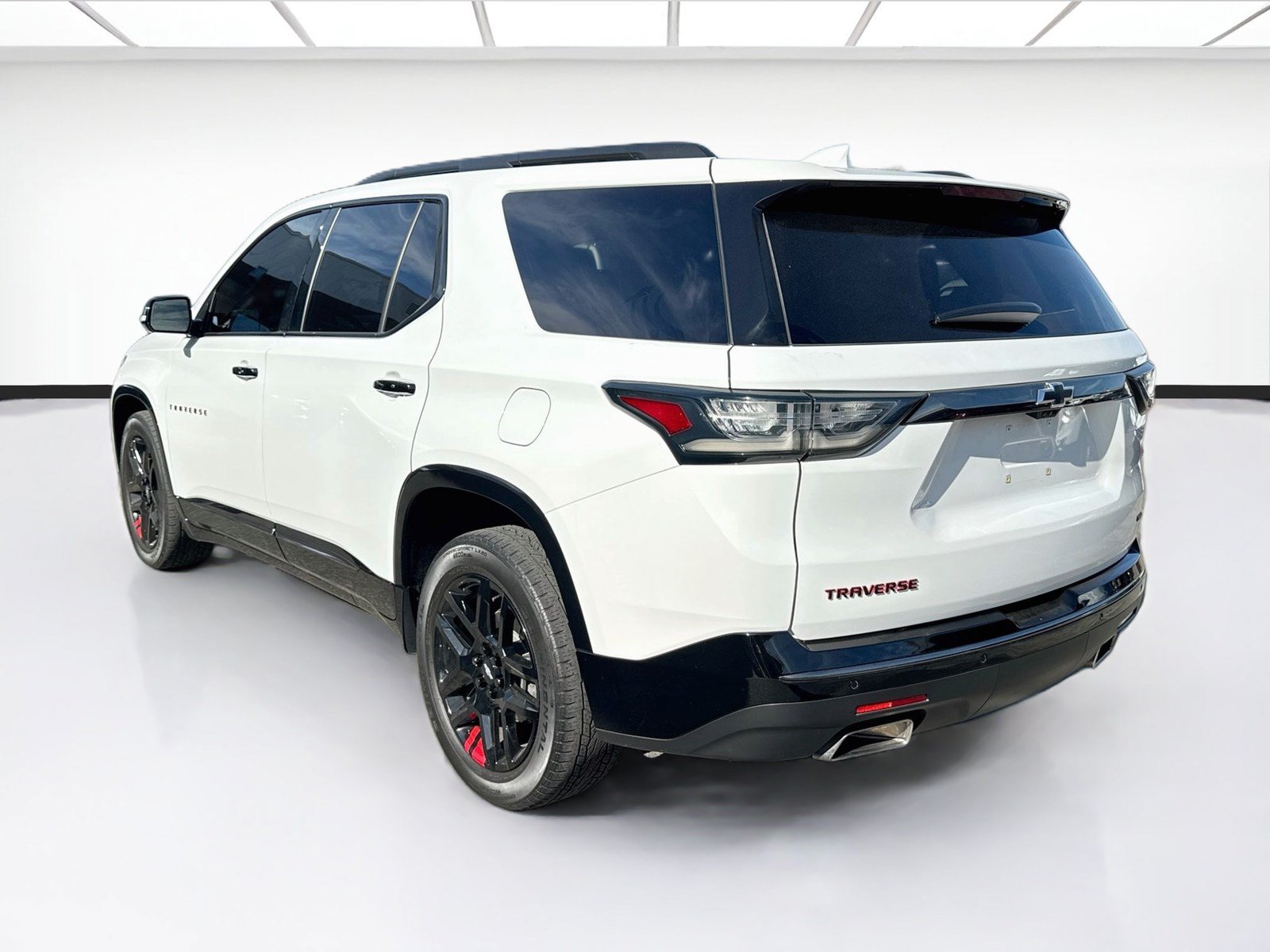 Used 2019 Chevrolet Traverse Premier w/ Redline Edition AWD/4WD image 6