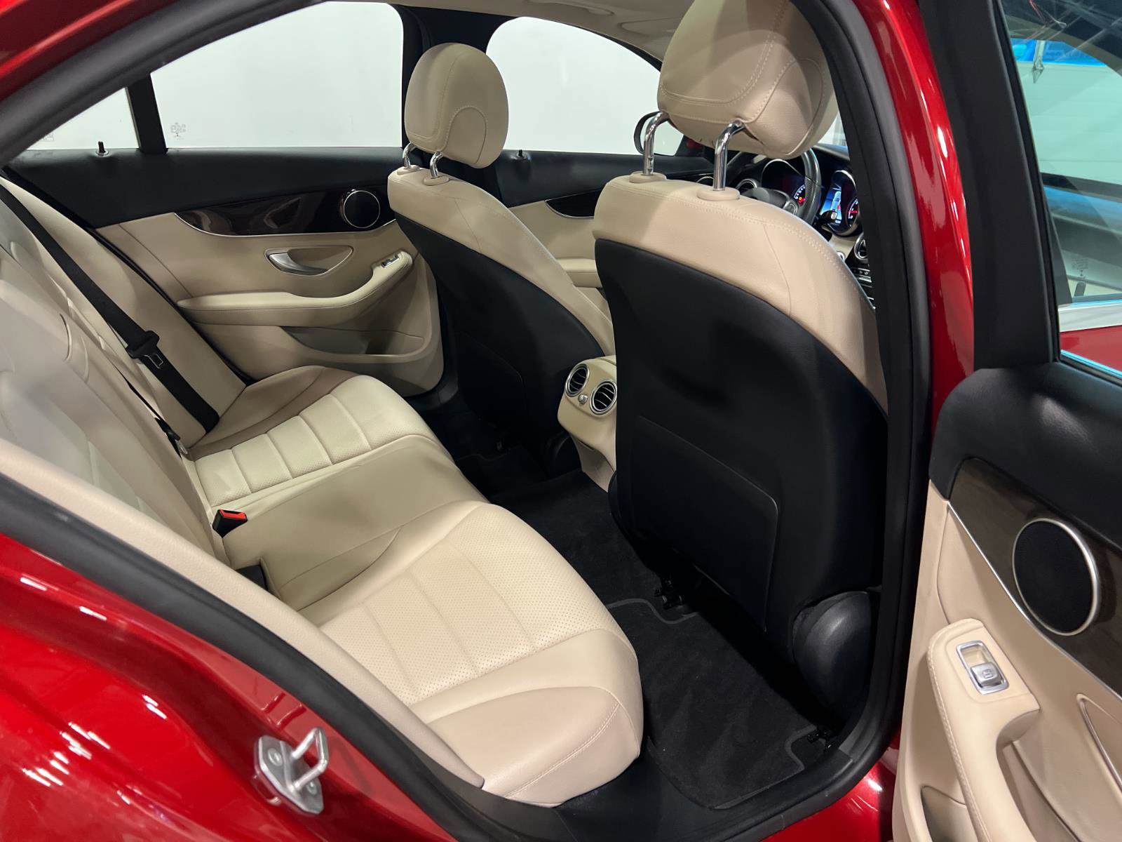 Used 2018 Mercedes-Benz C 300 4MATIC Sedan image 35