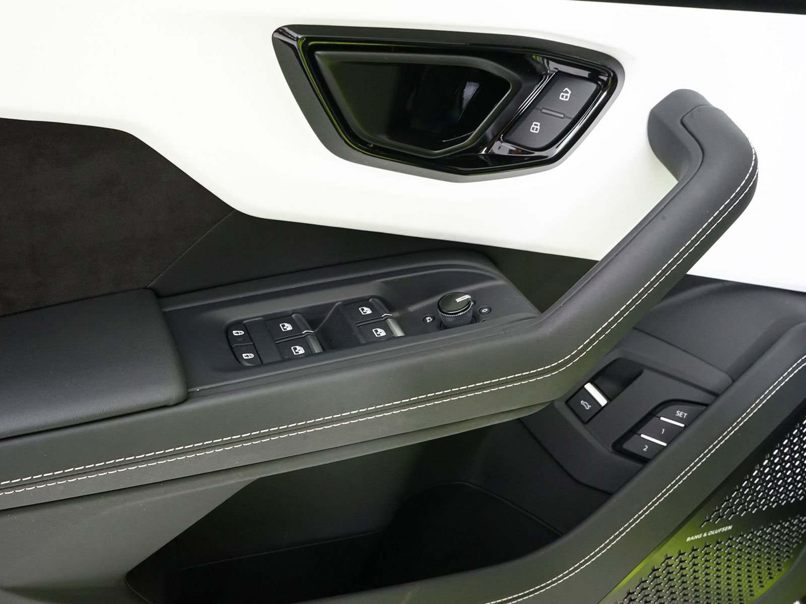 Used 2024 Lamborghini Urus S AWD/4WD image 34