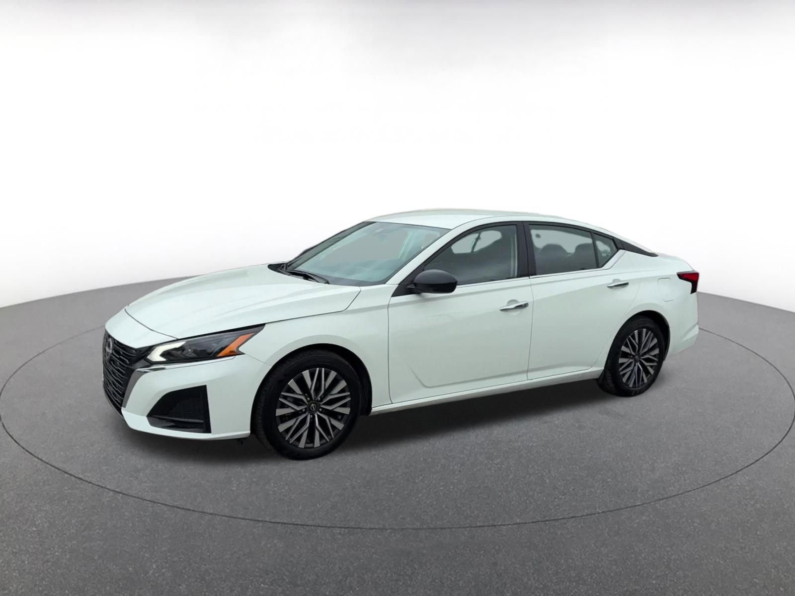 Used 2025 Nissan Altima 2.5 SV image 7