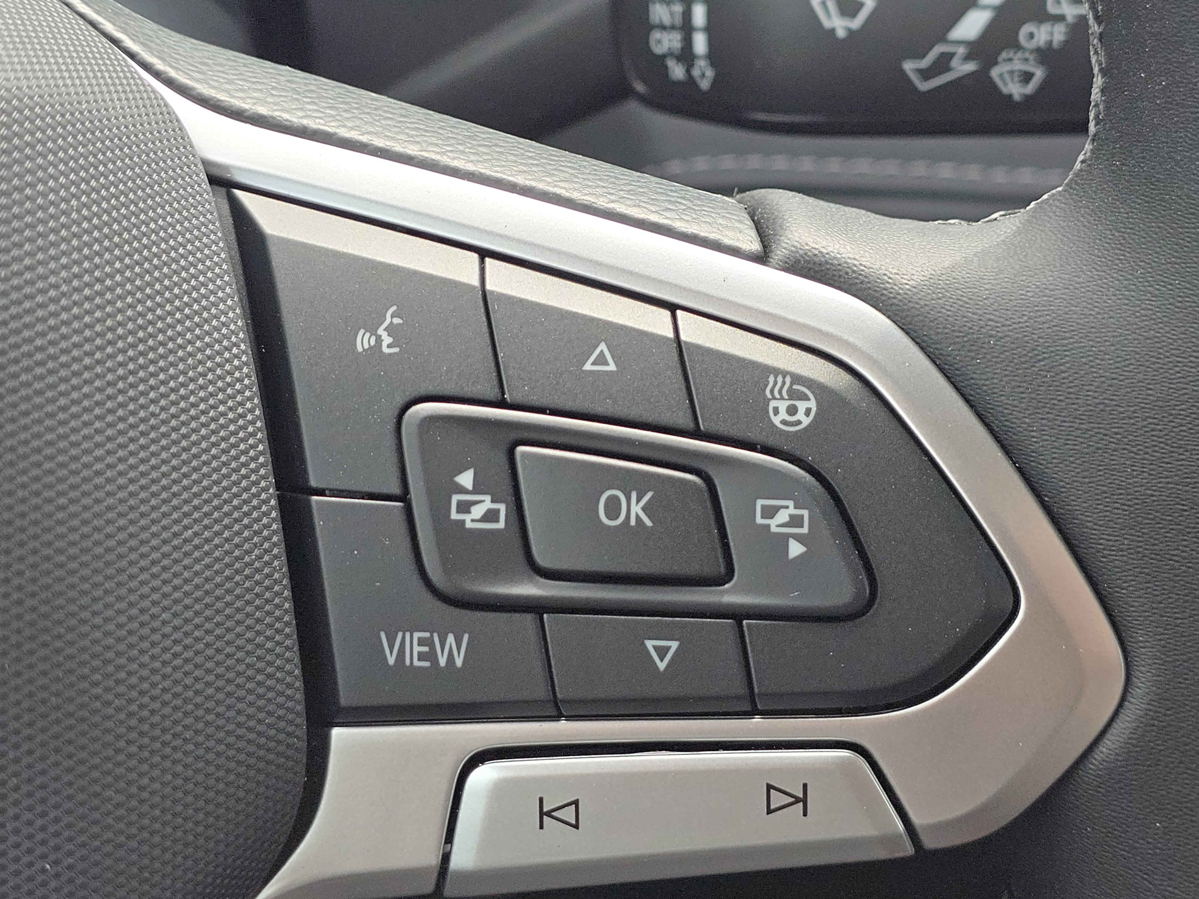 New 2026 Volkswagen Taos SE FWD image 25