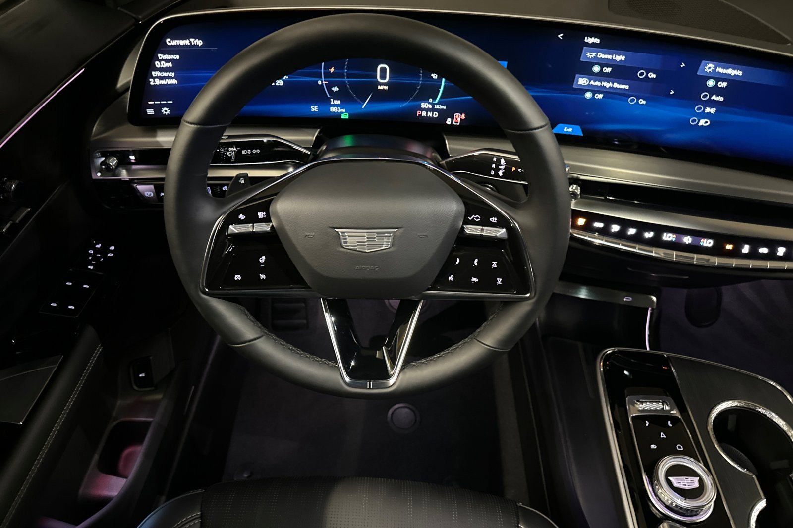 Used 2025 Cadillac Lyriq Luxury AWD/4WD image 13