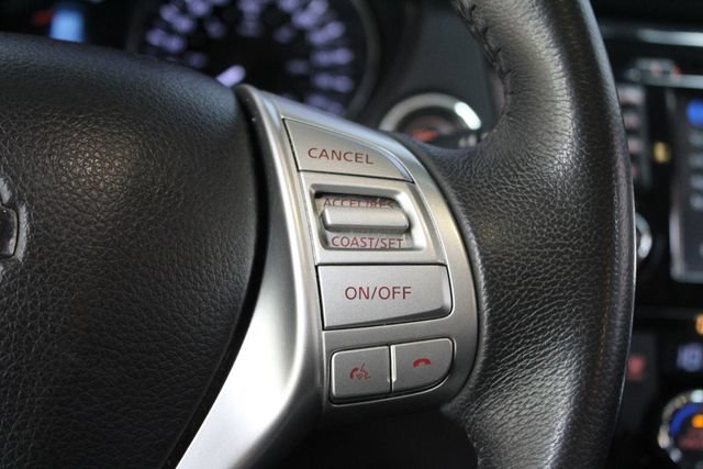 Used 2016 Nissan Rogue SL AWD/4WD image 17