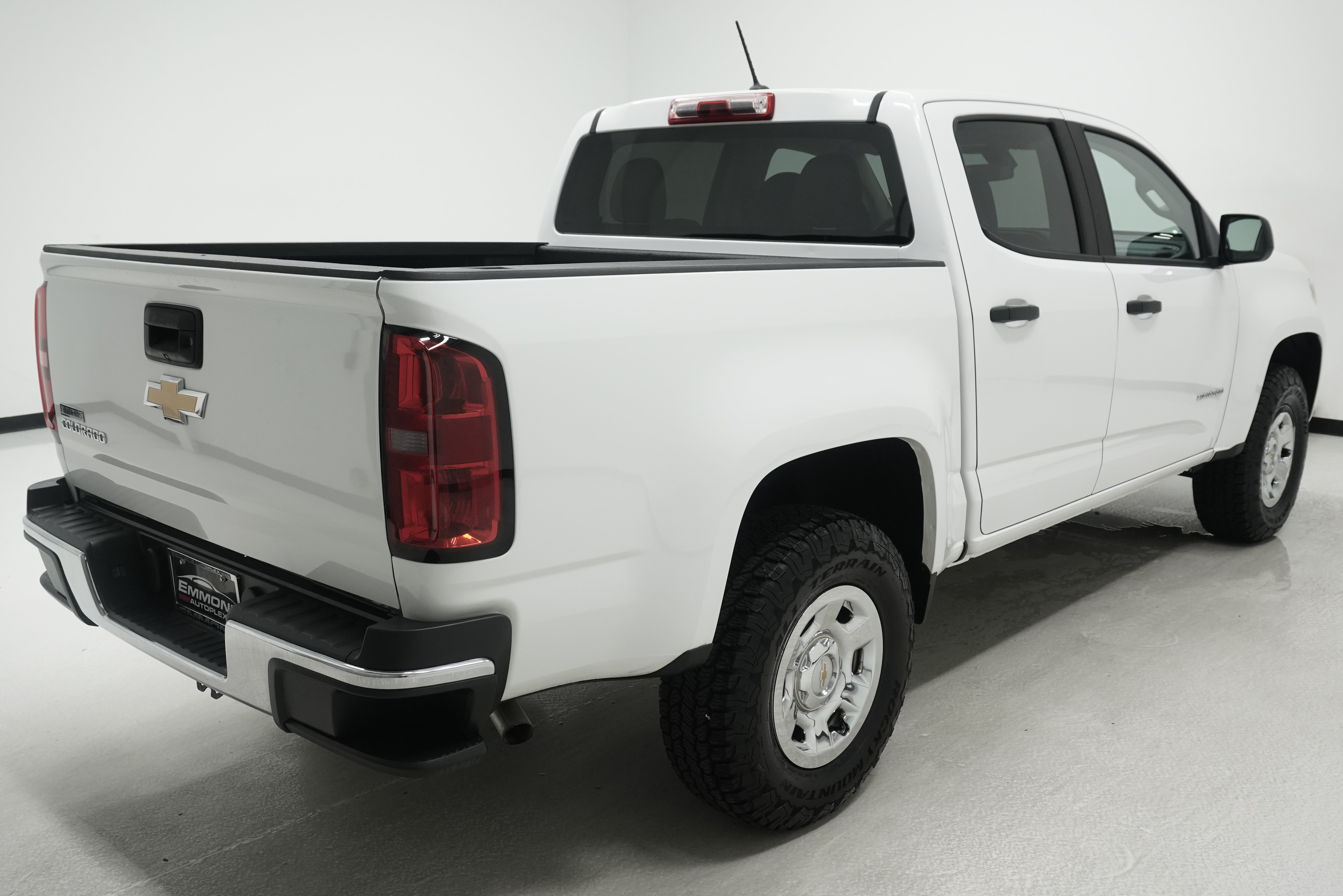 Used 2018 Chevrolet Colorado W/T w/ WT Convenience Package RWD image 4