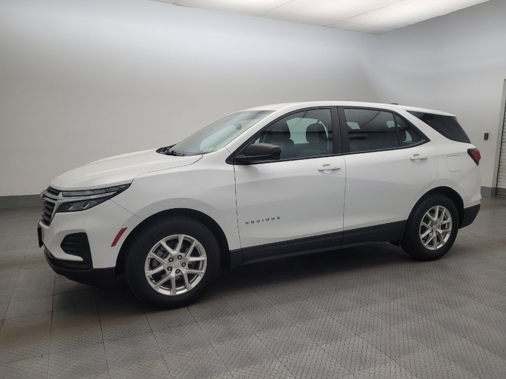 Used 2022 Chevrolet Equinox LS w/ LPO, Floor Liner Package FWD image 2