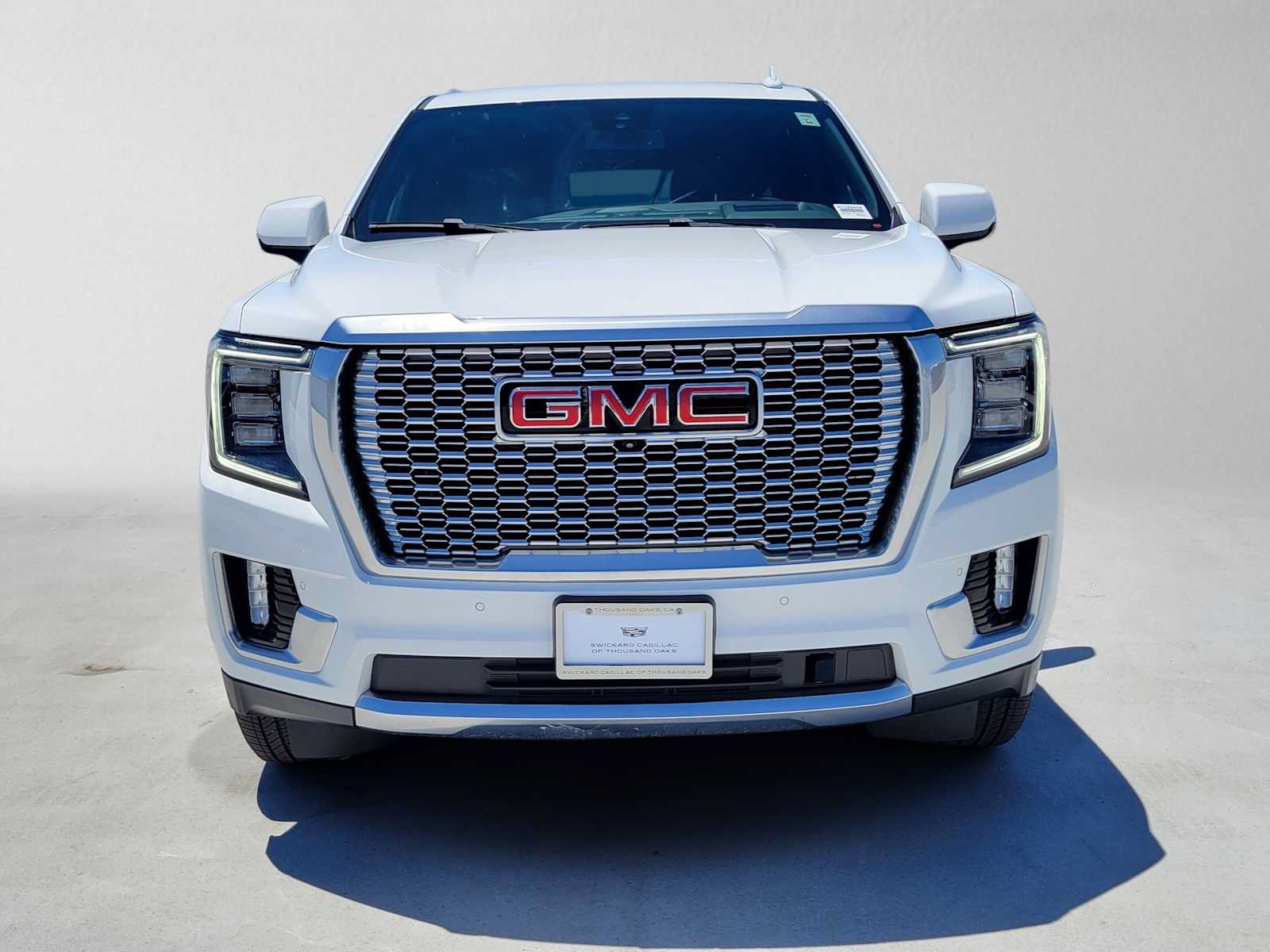 Used 2024 GMC Yukon XL Denali AWD/4WD image 8