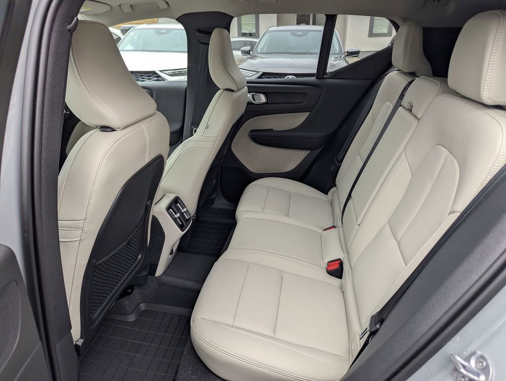 Certified 2026 Volvo XC40 B5 Plus w/ Protection Package Premier AWD/4WD image 13