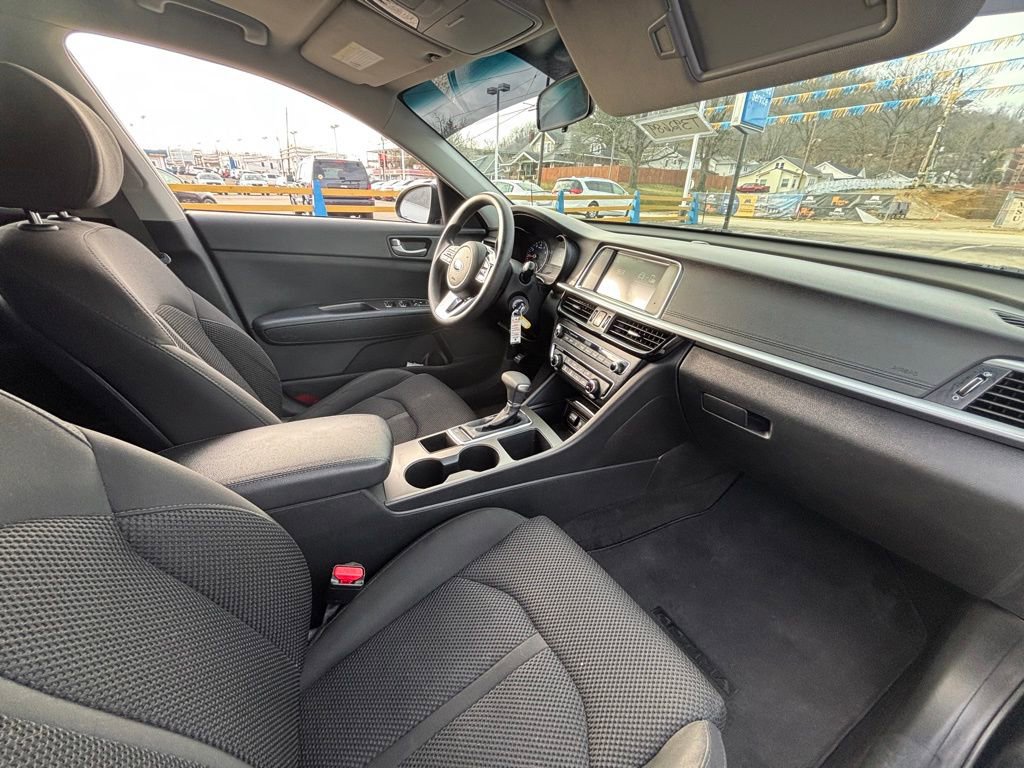 Used 2020 Kia Optima LX image 30