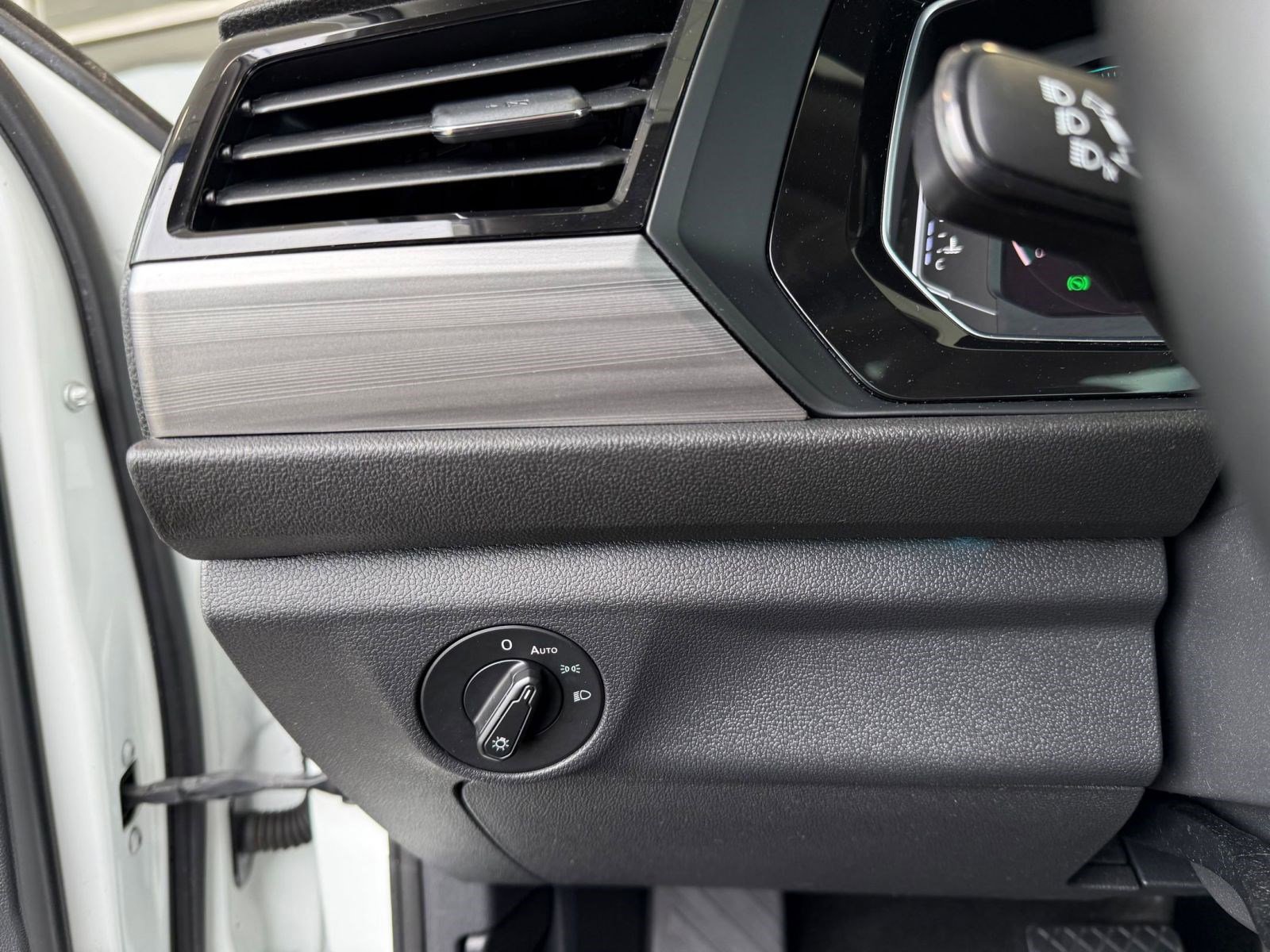 Used 2019 Volkswagen Jetta SEL image 21