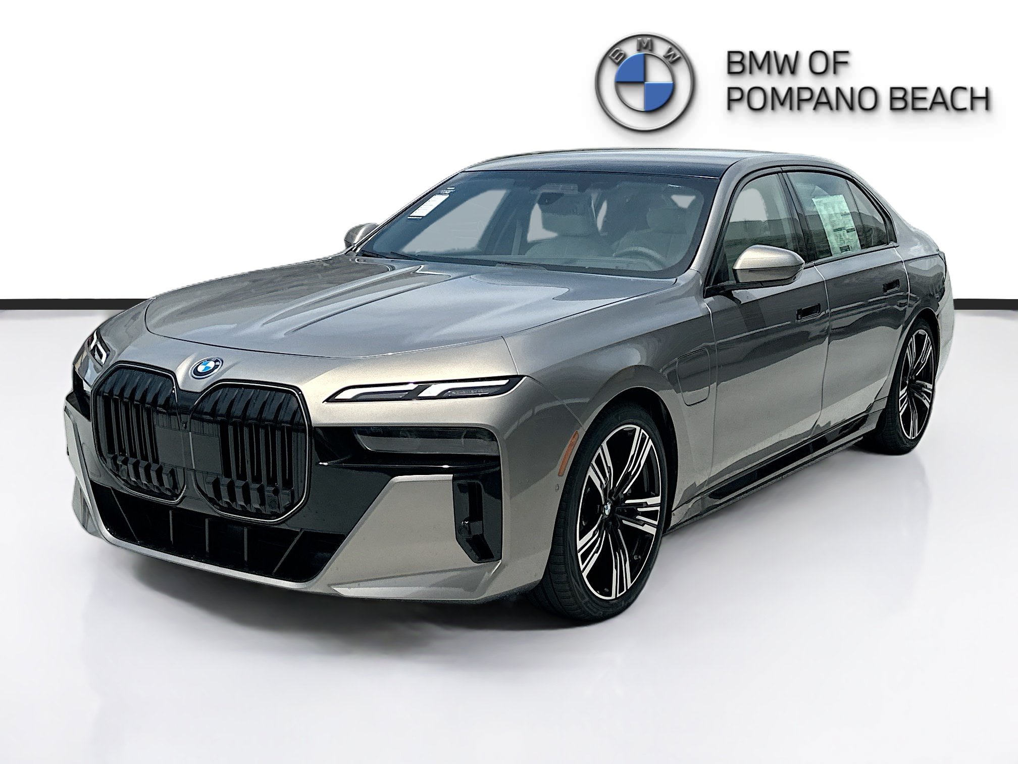 New 2026 BMW 750e xDrive AWD/4WD image 3