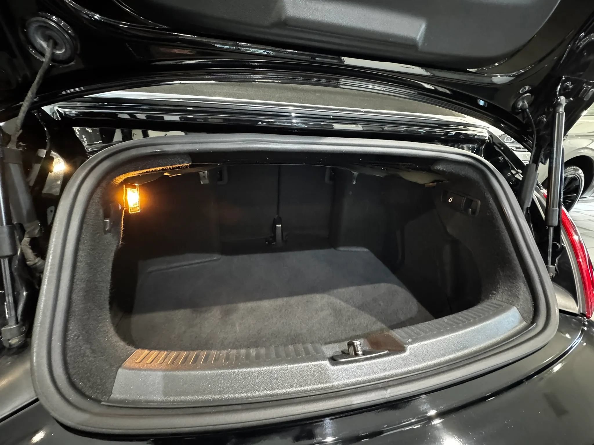 Used 2015 Volkswagen Beetle 1.8T FWD image 35
