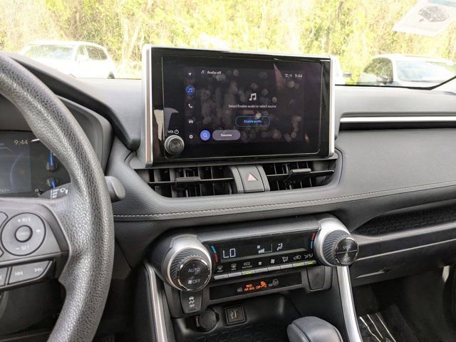 Used 2025 Toyota RAV4 XLE image 20