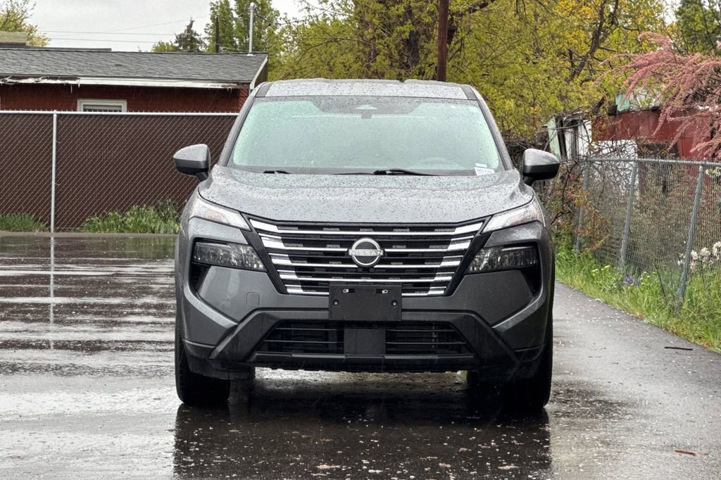 Used 2024 Nissan Rogue SV image 9