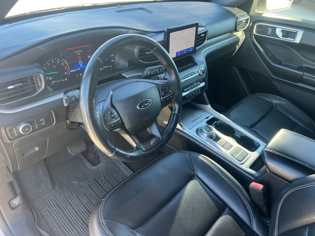 Used 2020 Ford Explorer XLT w/ Equipment Group 202A image 17