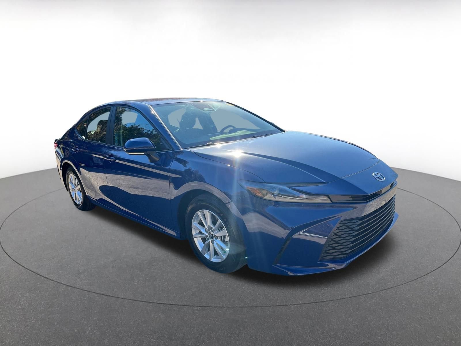 Used 2025 Toyota Camry LE video 1