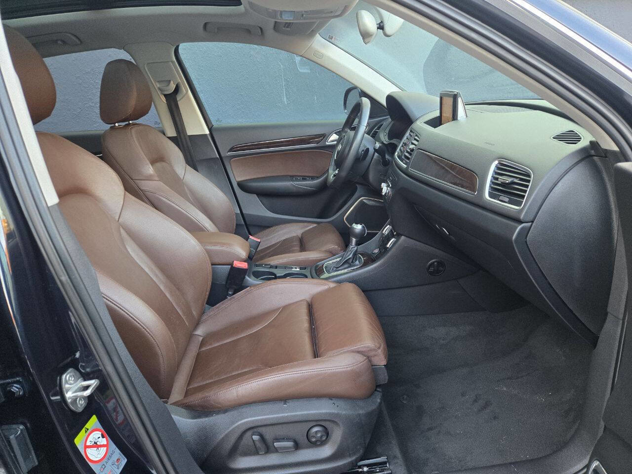 Used 2015 Audi Q3 2.0T Prestige w/ Prestige Package image 11