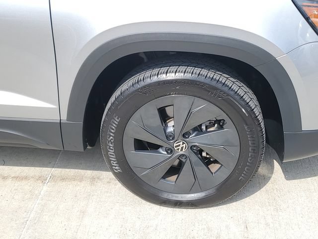 Certified 2025 Volkswagen Taos S FWD image 6