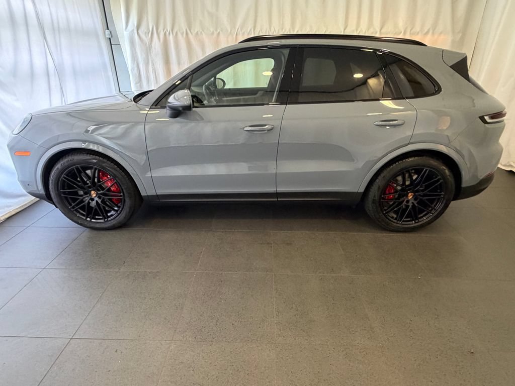 New 2026 Porsche Cayenne S AWD/4WD image 2
