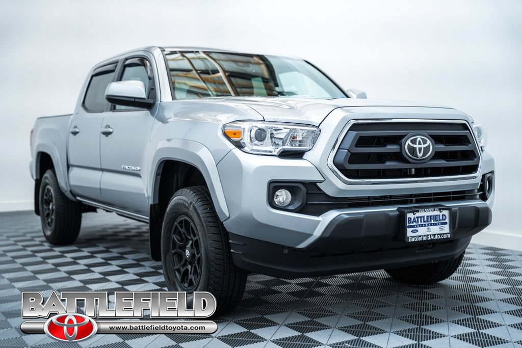 Certified 2022 Toyota Tacoma SR5 AWD/4WD image 1