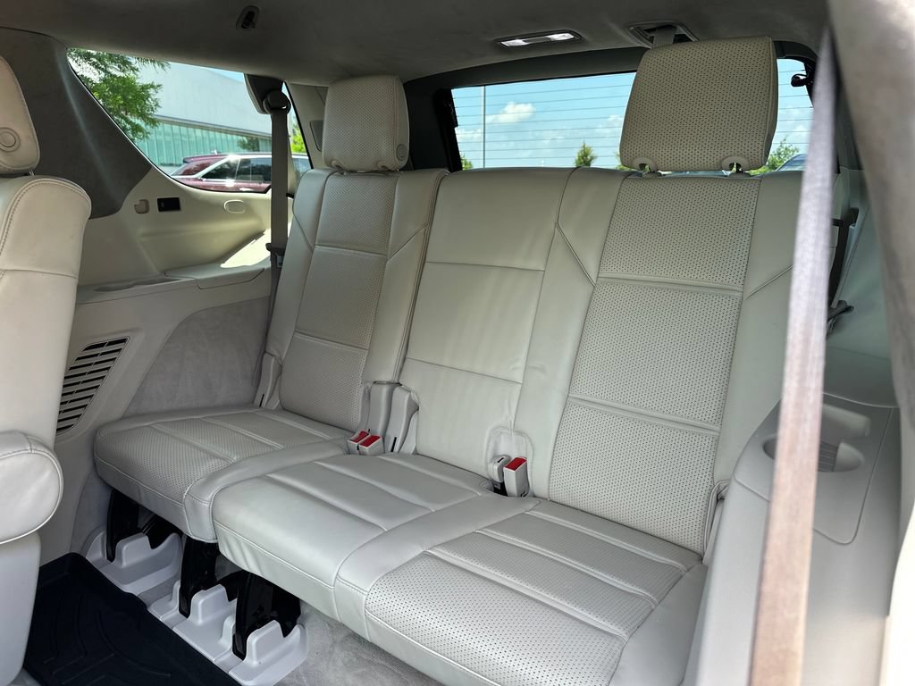 Used 2022 Cadillac Escalade Sport Platinum w/ Heavy-Duty Trailer Package AWD/4WD image 34