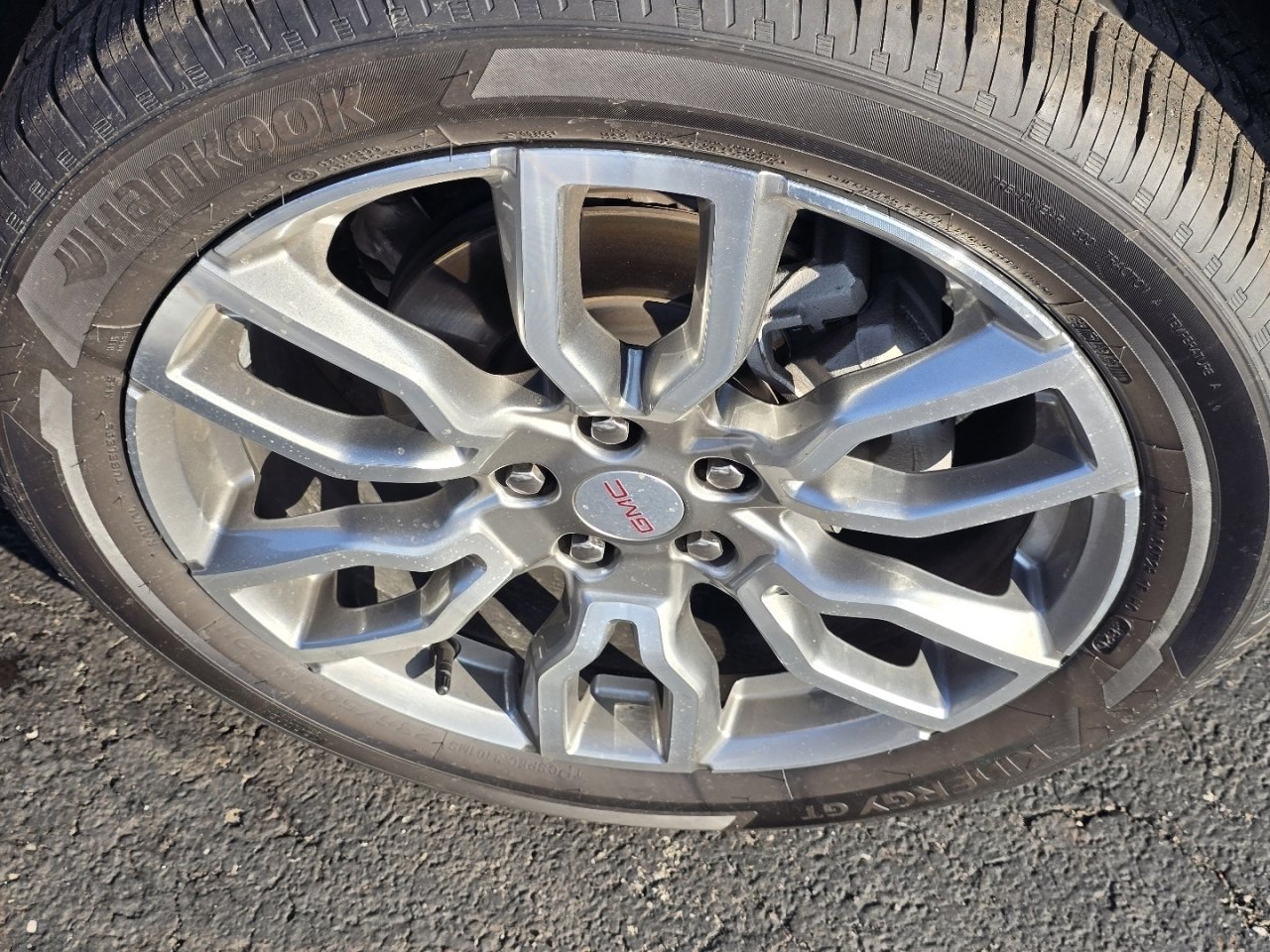 Used 2024 GMC Terrain Denali w/ Denali Premium Package image 24