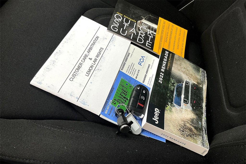 Used 2022 Jeep Renegade Latitude image 11