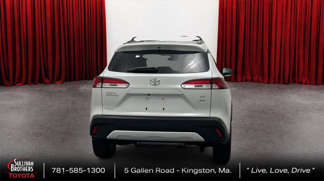 Certified 2022 Toyota Corolla Cross LE image 6