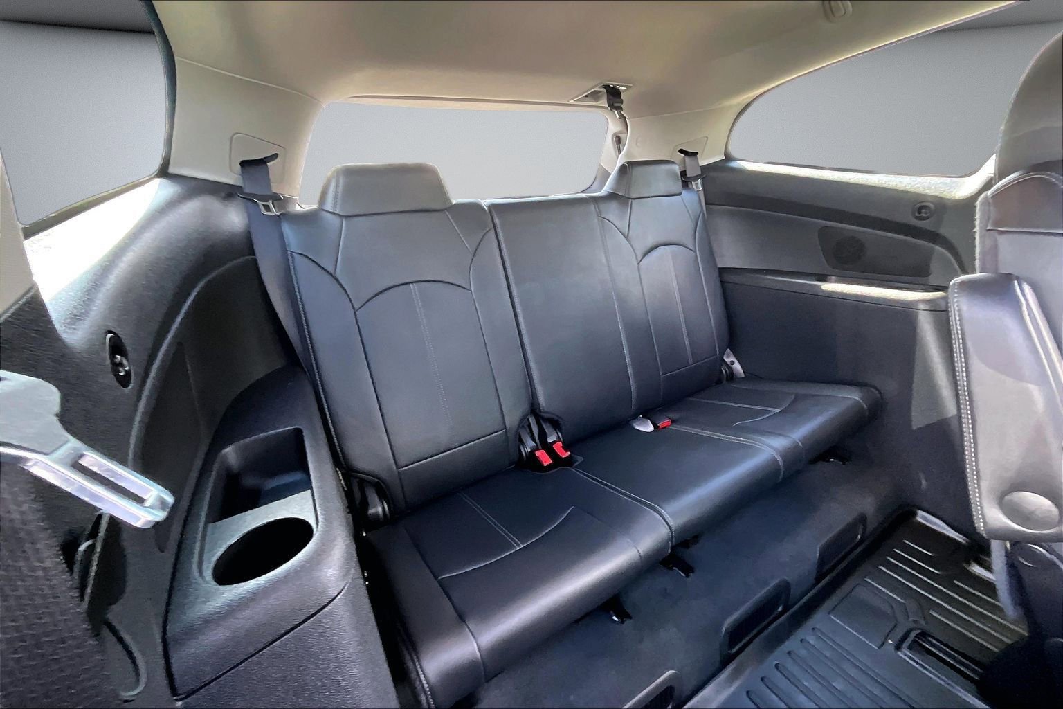 Used 2016 Chevrolet Traverse LT image 25