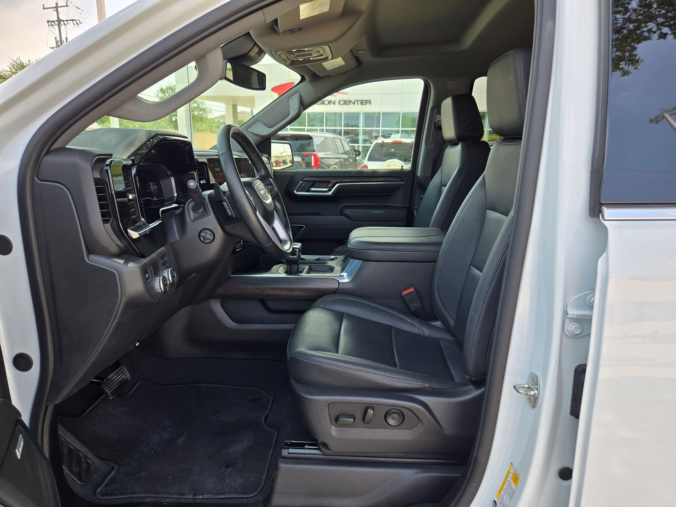 Certified 2024 GMC Sierra 1500 SLT RWD image 9