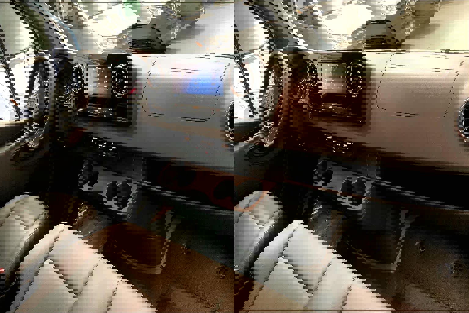 Used 2025 Mercedes-Benz Sprinter 2500 image 10