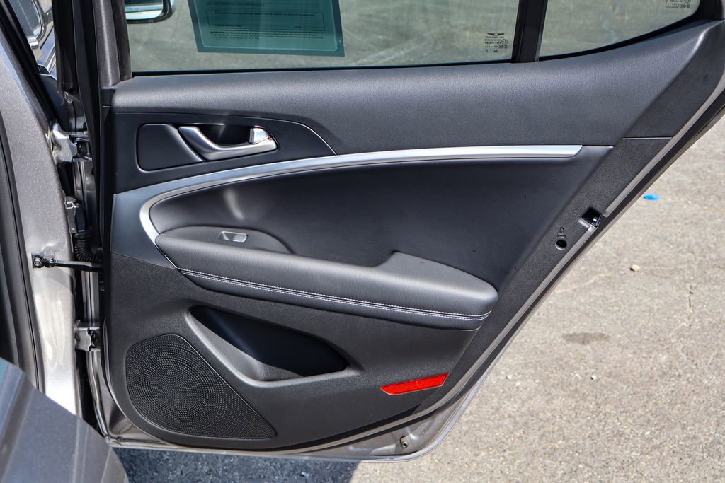 Used 2026 Genesis G70 2.5T image 39